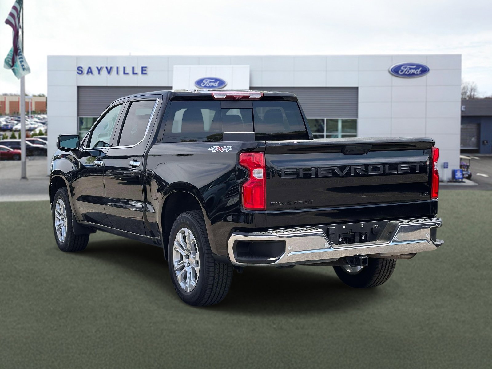 Used 2023 Chevrolet Silverado 1500 LTZ w/ Technology Package AWD/4WD image 4