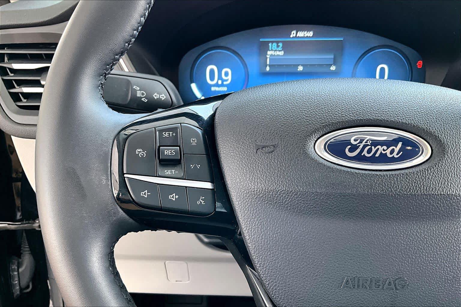 Used 2023 Ford Escape Platinum w/ Premium Technology Package AWD/4WD image 24