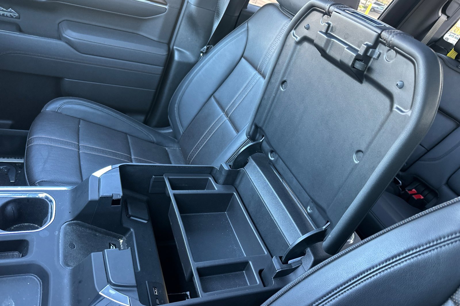 Used 2025 Chevrolet Silverado 1500 High Country w/ Technology Package image 31