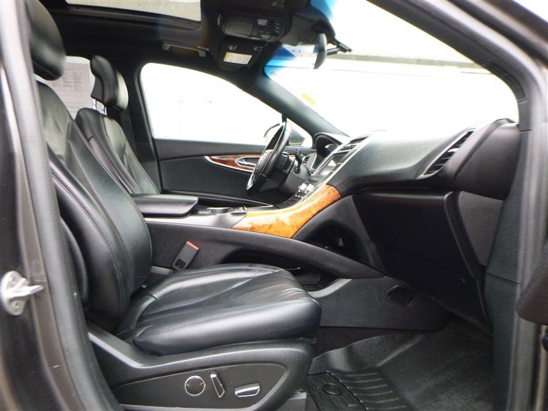 Used 2019 Lincoln Nautilus Select AWD/4WD image 8