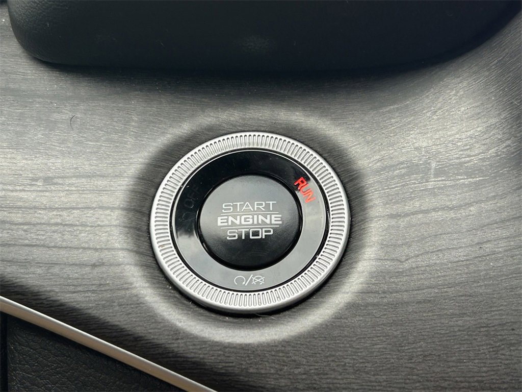 Used 2025 Jeep Grand Cherokee L Limited image 32