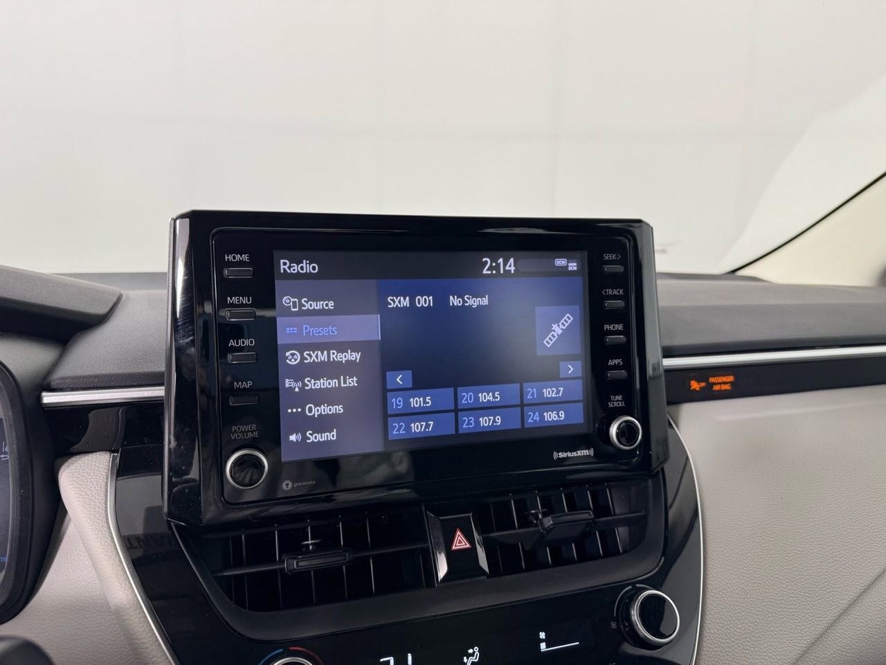 Used 2022 Toyota Corolla LE image 16