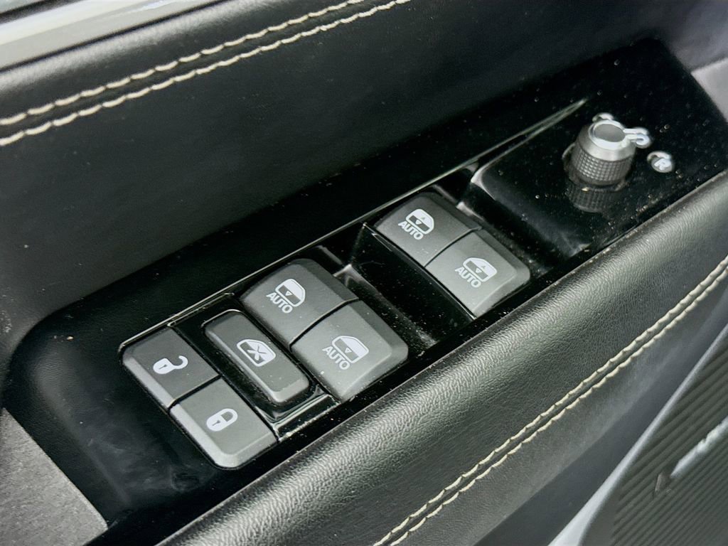 Used 2023 Jeep Wagoneer Series III w/ Preferred Equipment Group image 19