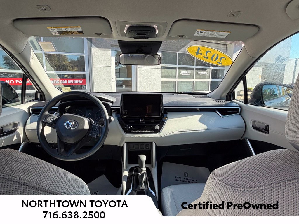 Used 2024 Toyota Corolla Cross L AWD/4WD image 18