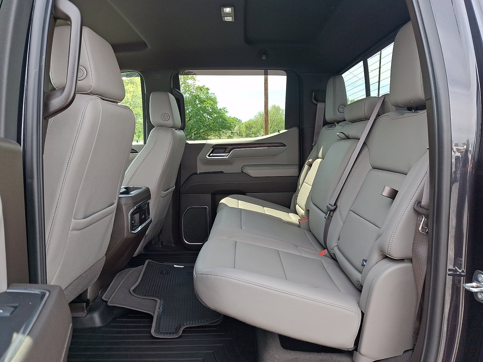 Used 2024 GMC Sierra 1500 SLT w/ SLT Premium Plus Package AWD/4WD image 10