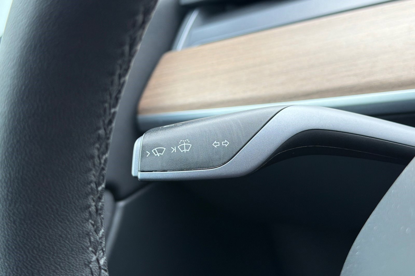 Used 2021 Tesla Model Y Long Range AWD/4WD image 32