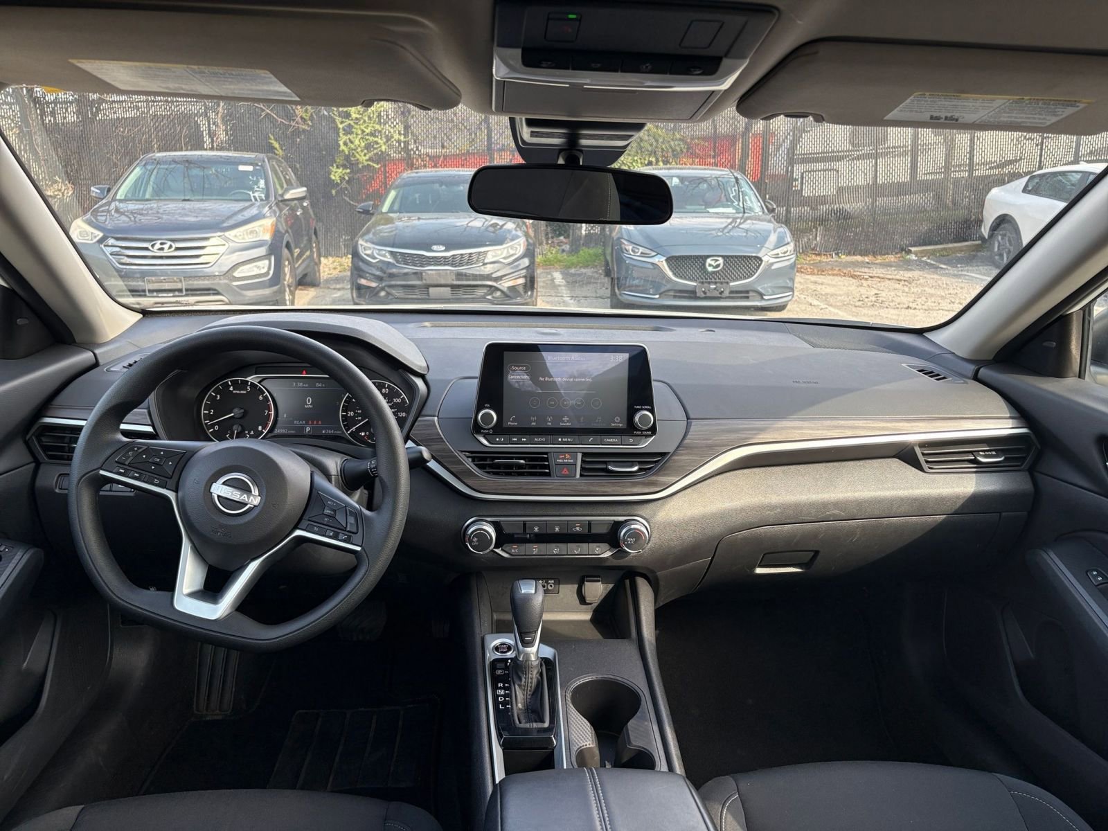 Used 2025 Nissan Altima 2.5 SV FWD image 33