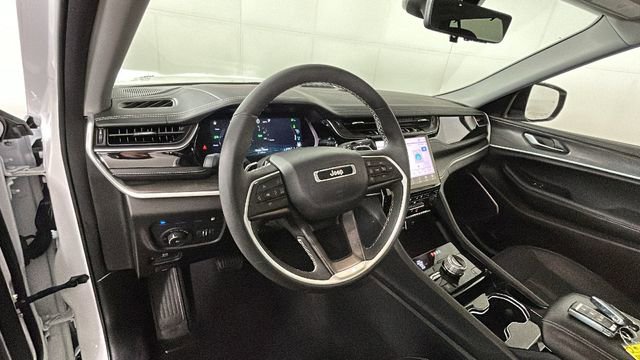 Used 2022 Jeep Grand Cherokee Limited 4xe w/ Luxury Tech Group II AWD/4WD image 14