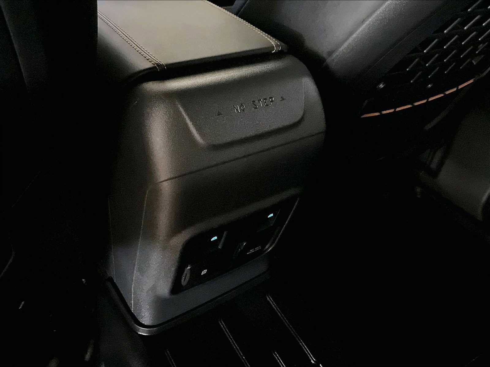 Used 2024 Ford Bronco Badlands image 29