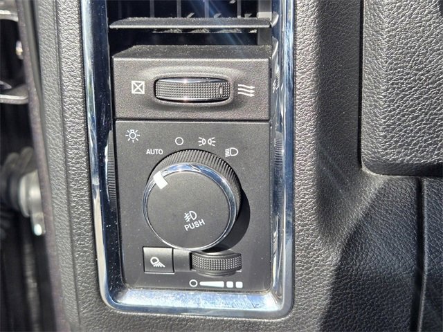 Used 2018 RAM 1500 Laramie image 24