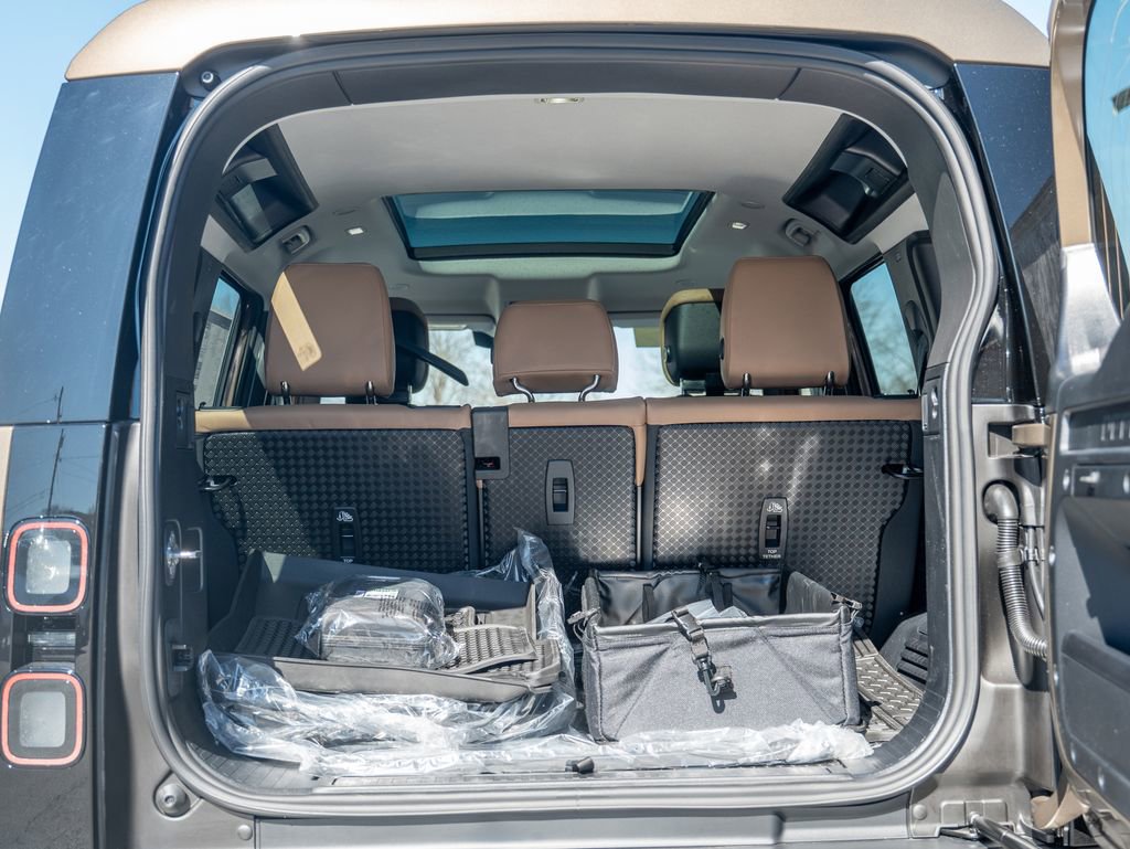 New 2026 Land Rover Defender 110 S image 25