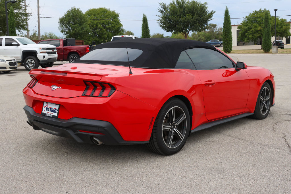 Used 2025 Ford Mustang Premium RWD image 26