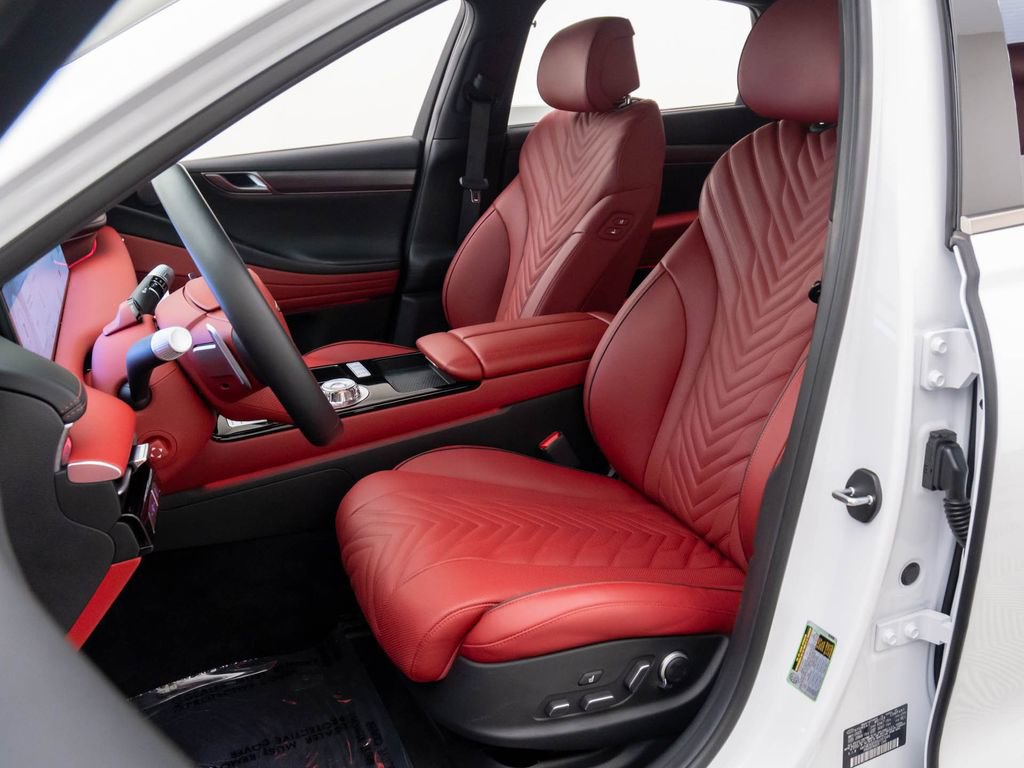 Used 2025 Genesis G80 3.5T Sport image 18