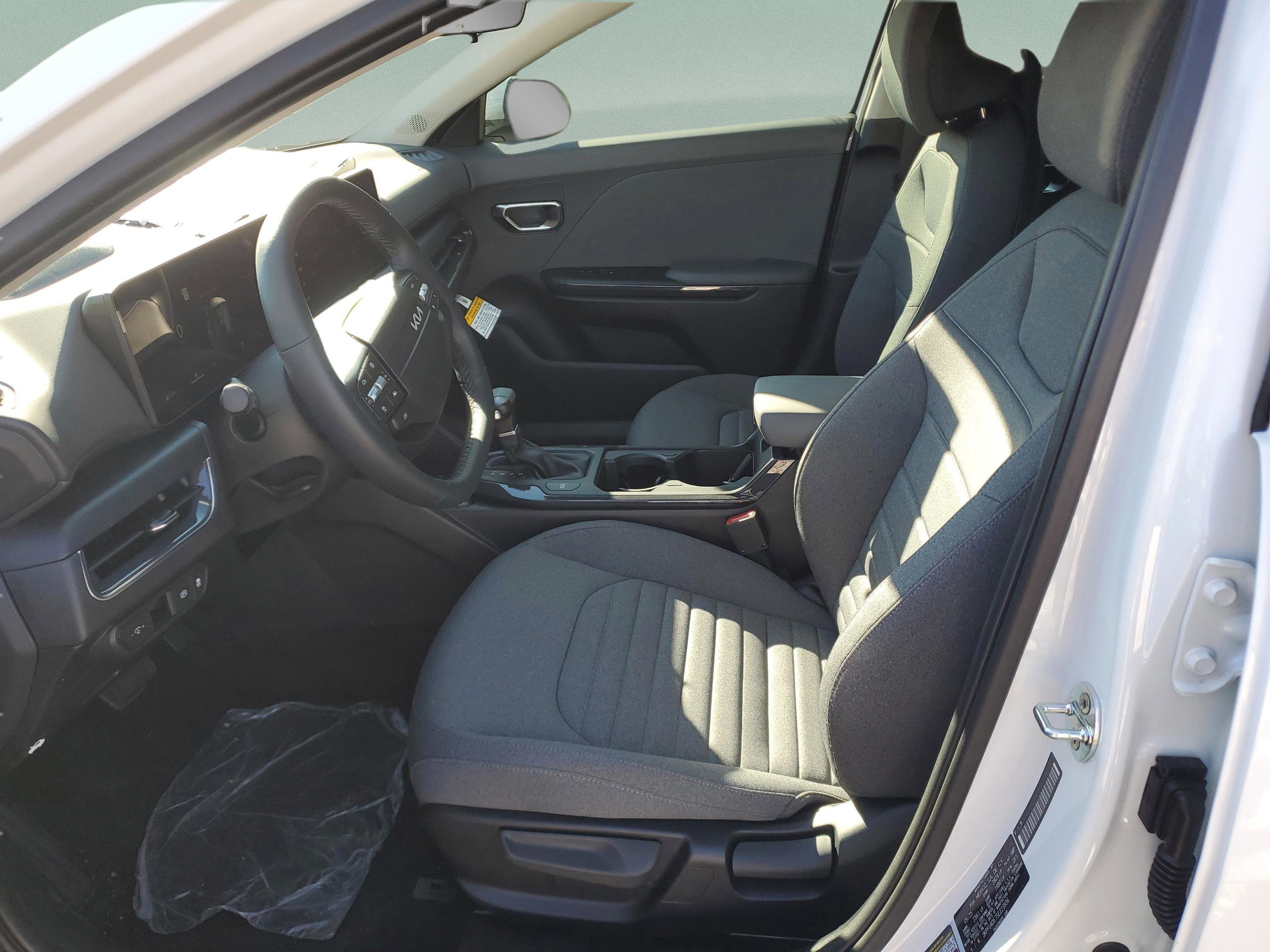 New 2025 Kia K4 EX FWD image 22