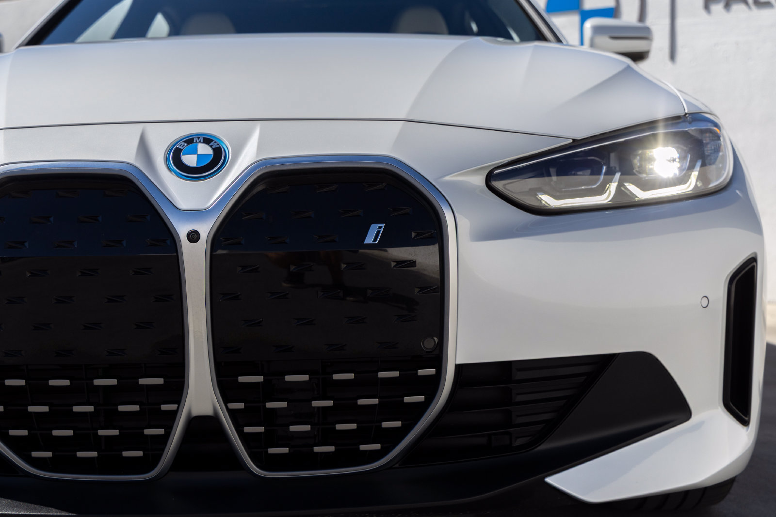 Certified 2024 BMW i4 eDrive40 w/ Convenience Package RWD image 9