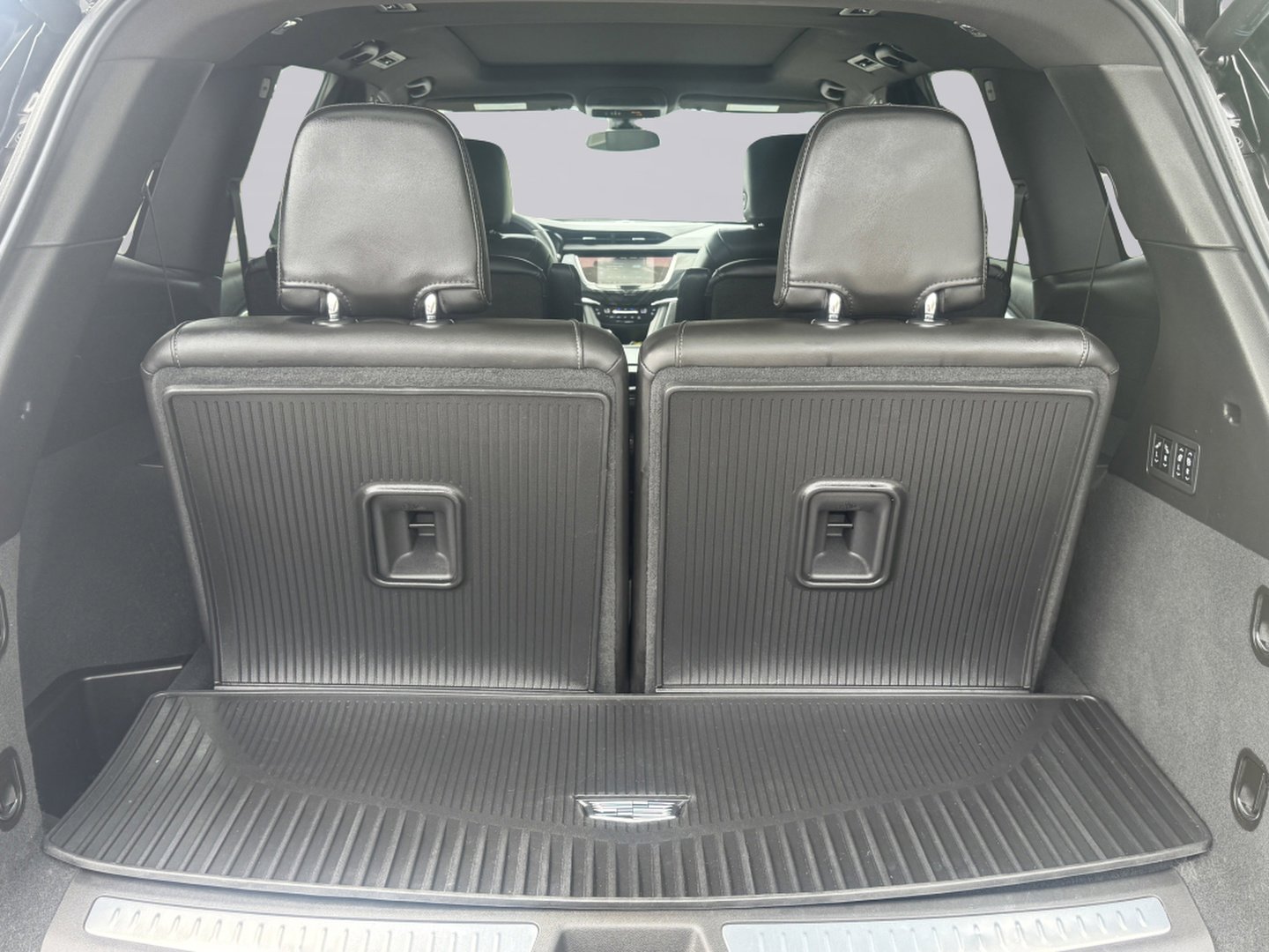 Used 2023 Cadillac XT6 Premium Luxury image 42
