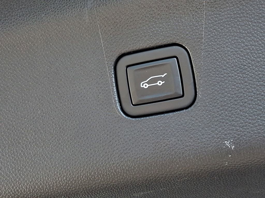 Certified 2020 Buick Enclave Preferred w/ LPO, Floor Liner Package image 28