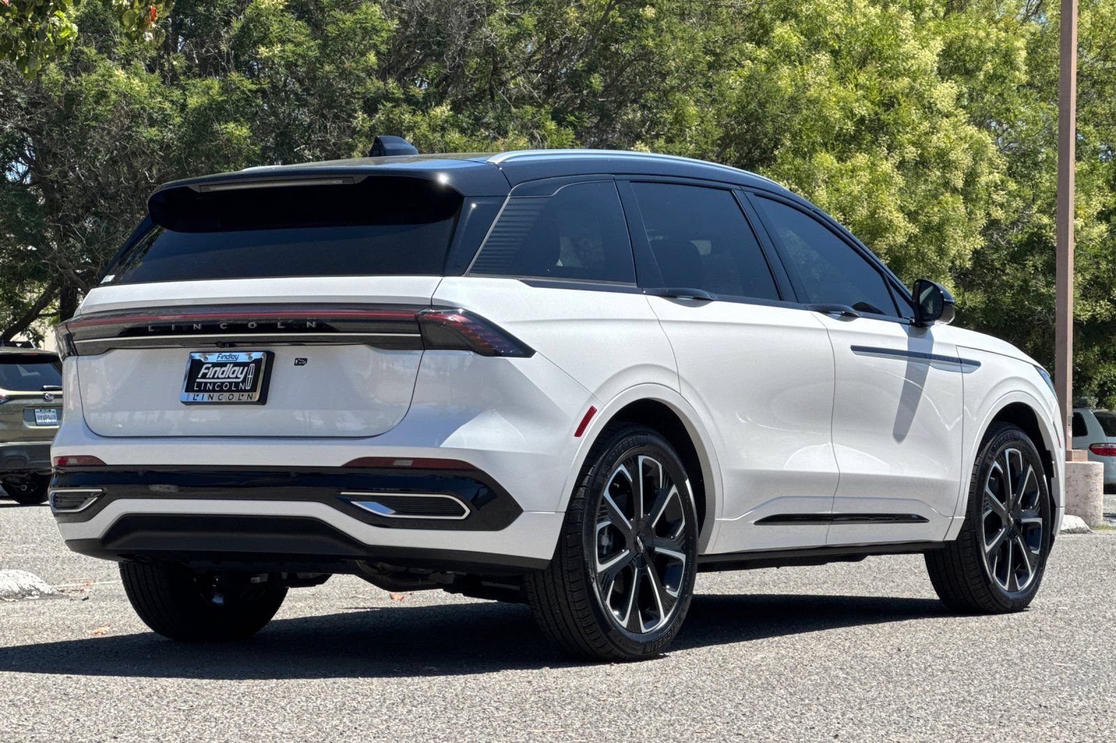 New 2026 Lincoln Nautilus Reserve AWD/4WD image 4