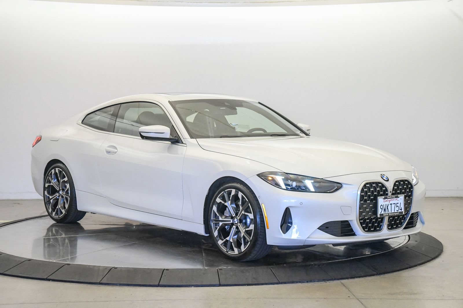 Used 2026 BMW 430i Coupe w/ Parking Assistance Package RWD image 5