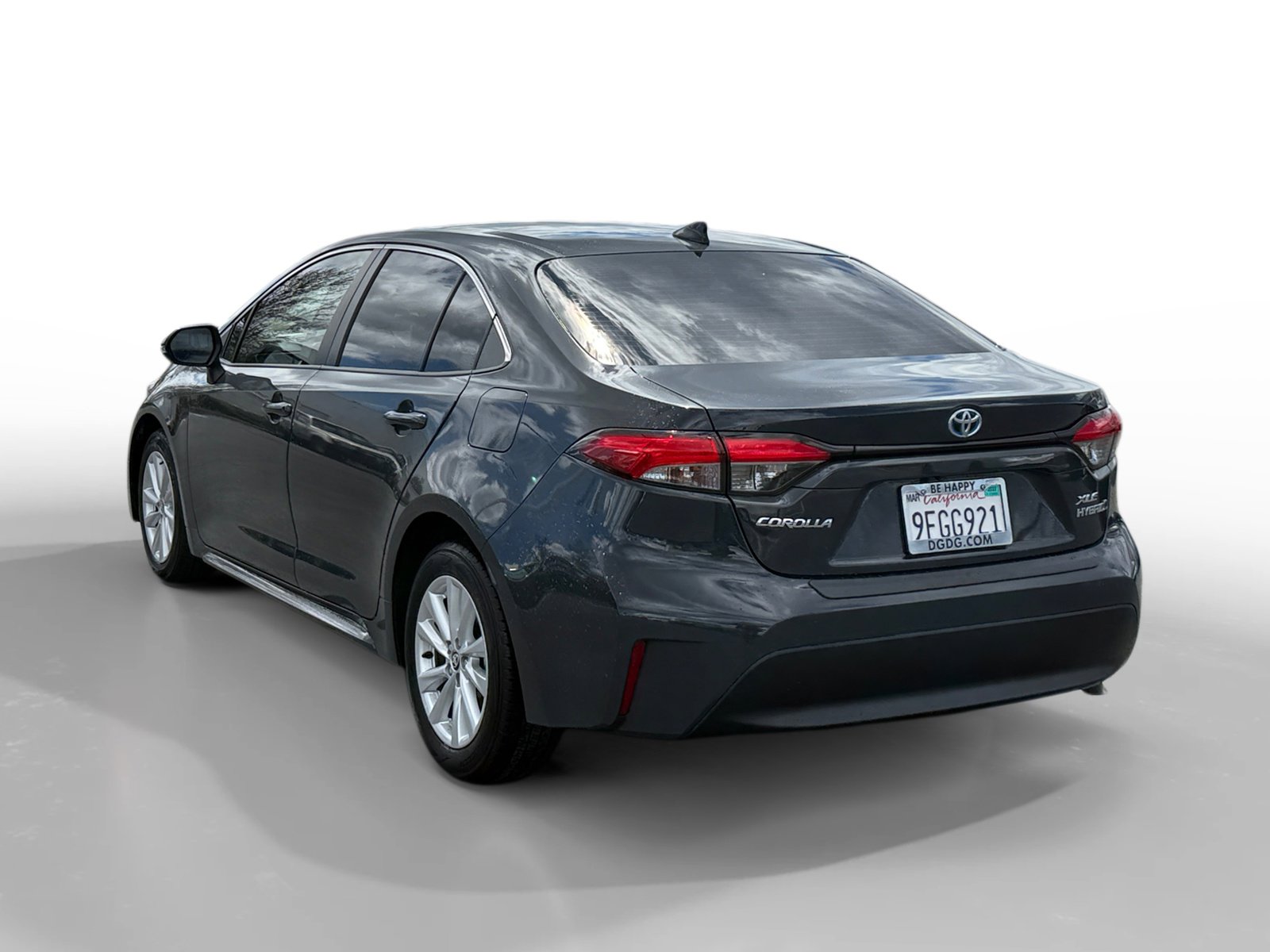 Used 2023 Toyota Corolla XLE FWD image 3