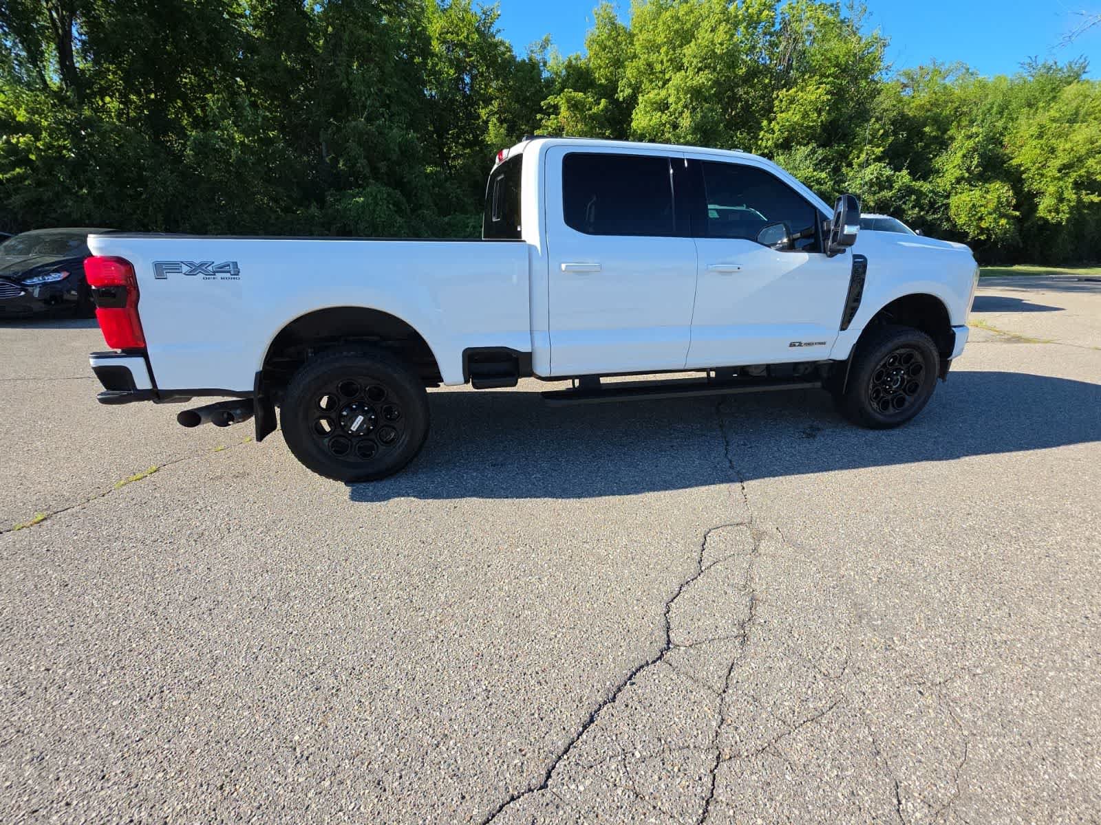 Used 2025 Ford F250 Lariat w/ Black Appearance Package AWD/4WD image 8