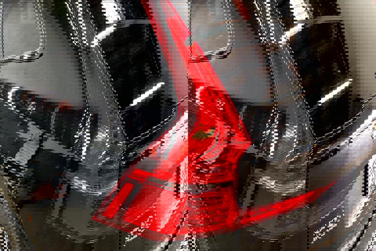 Used 2025 Volvo XC60 B5 Core w/ Protection Package Premier image 31