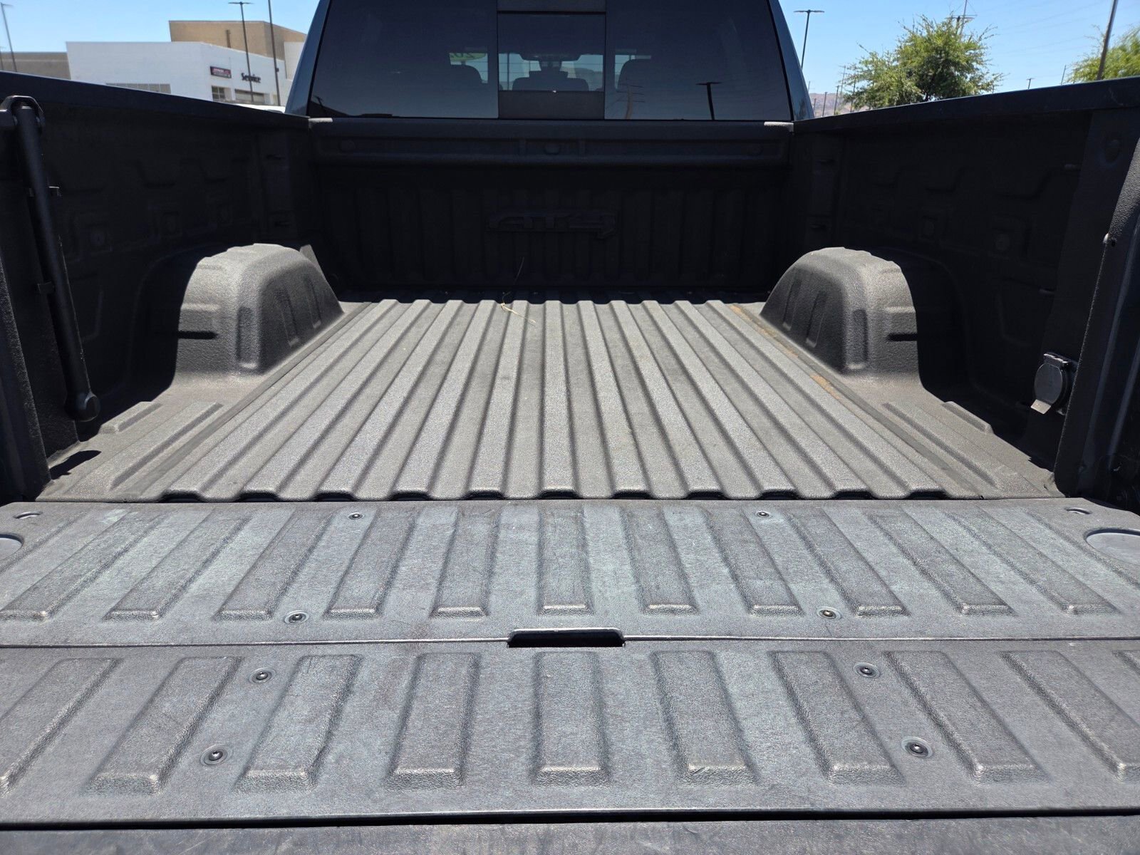 Used 2021 GMC Sierra 1500 AT4 w/ Technology Package AWD/4WD image 14