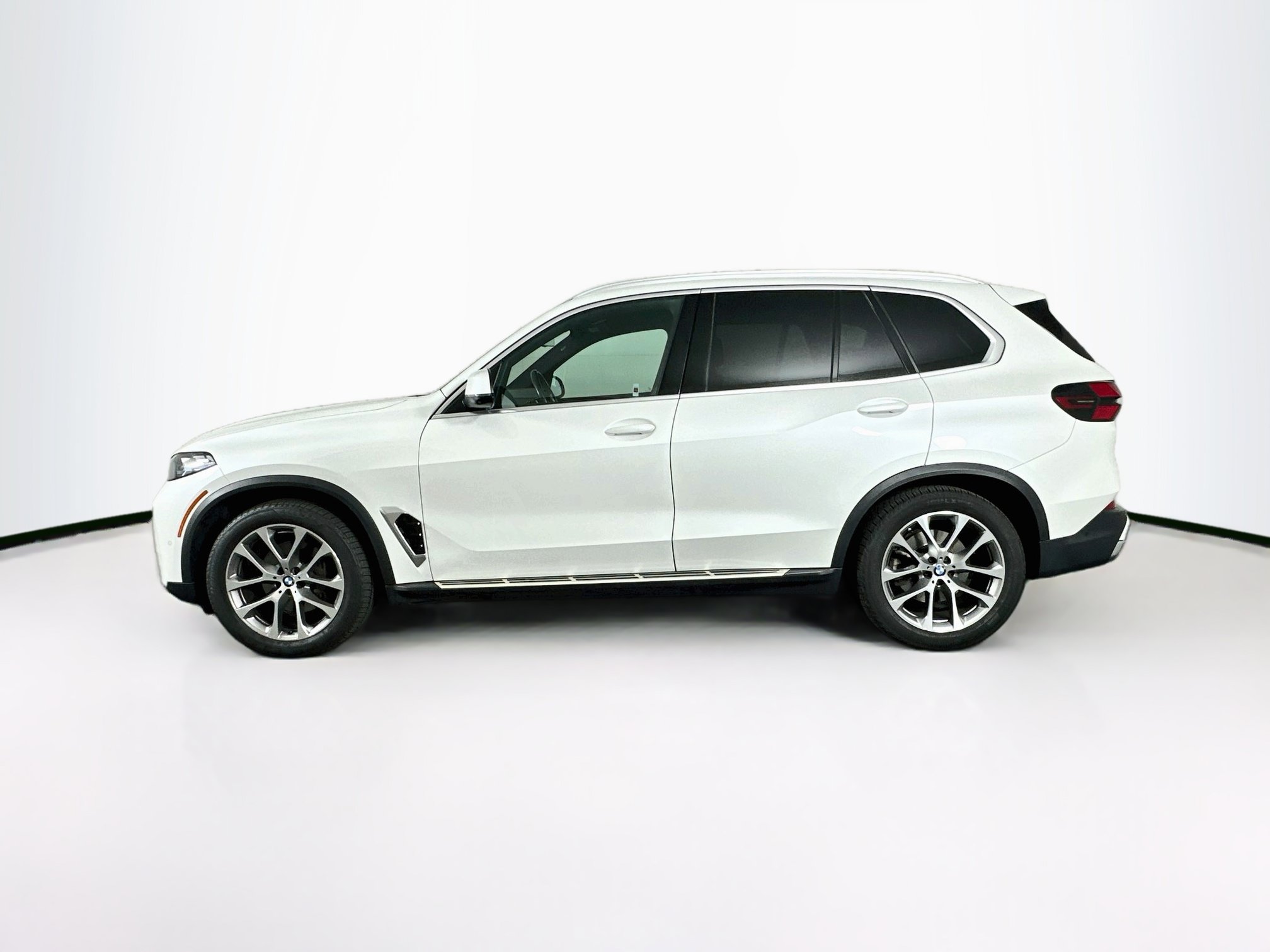 Used 2024 BMW X5 sDrive40i RWD image 4