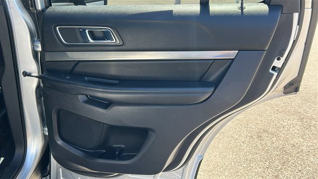 Certified 2018 Ford Explorer XLT FWD image 12