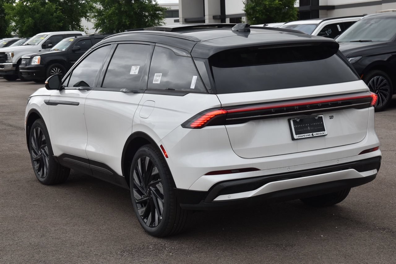 New 2026 Lincoln Nautilus Reserve AWD/4WD image 16