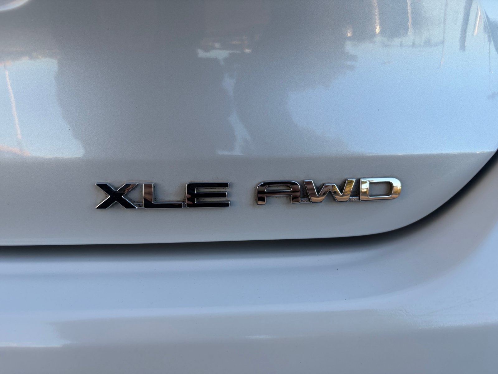 Used 2022 Toyota Highlander XLE AWD/4WD image 30