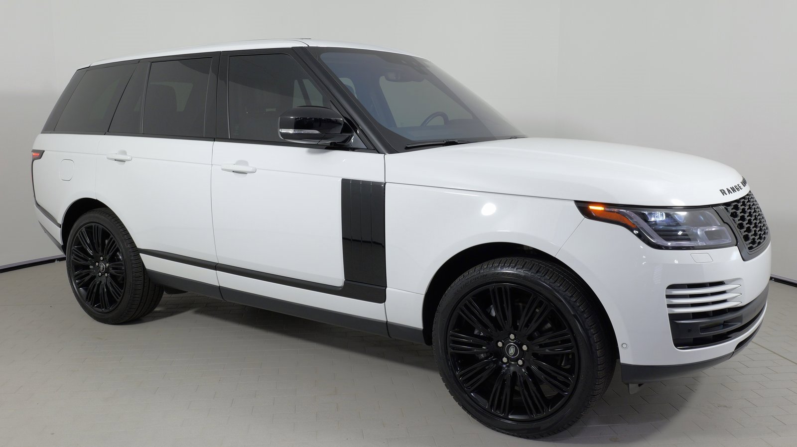 Used 2022 Land Rover Range Rover Westminster Edition image 8