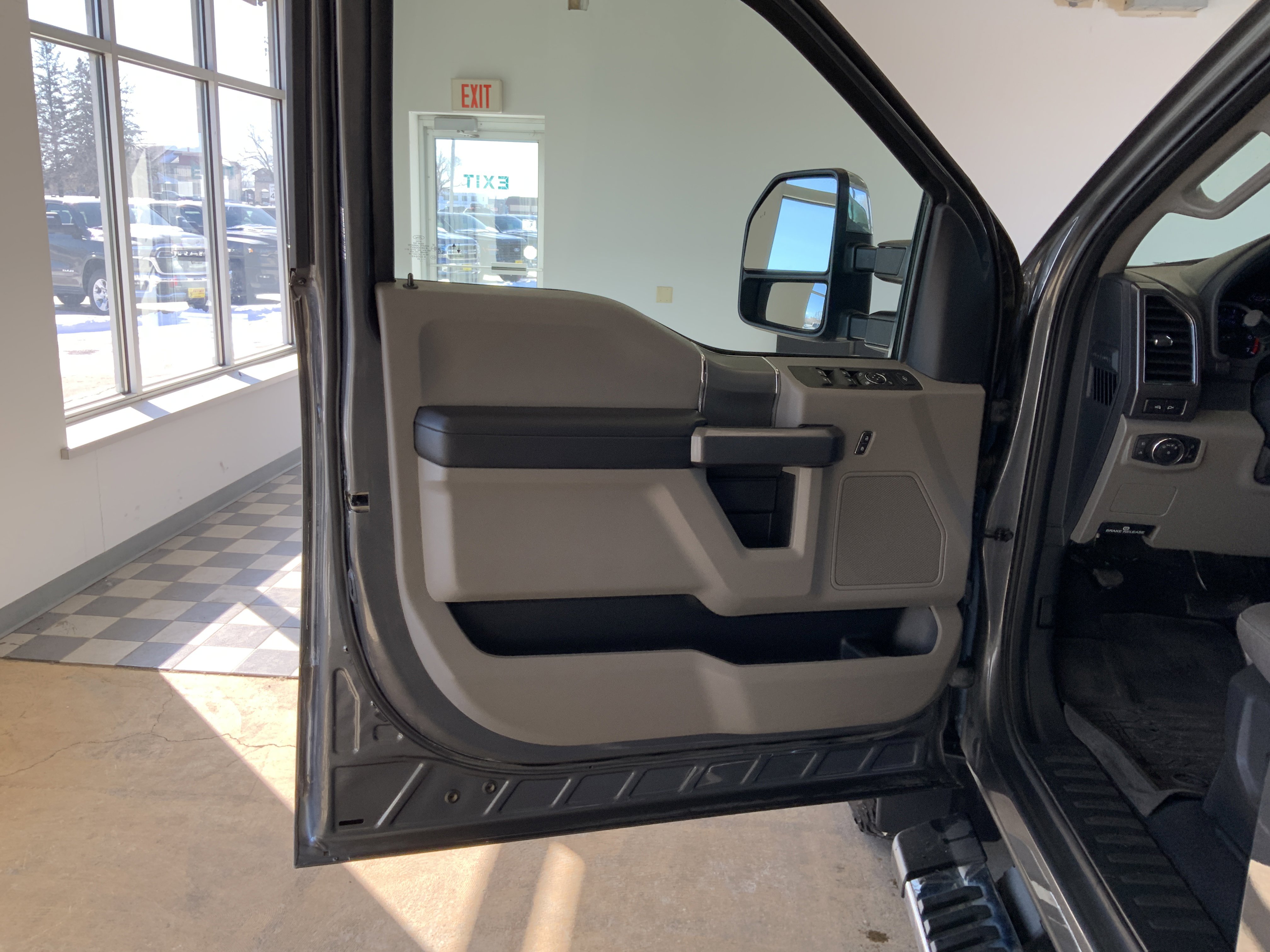 Used 2022 Ford F250 XLT w/ XLT Premium Package image 16