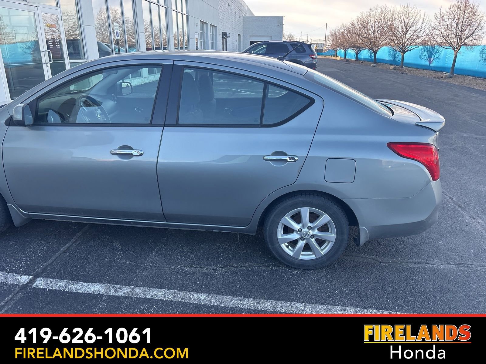 Used 2014 Nissan Versa SV w/ Convenience Package image 10