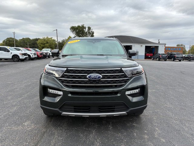Used 2023 Ford Explorer XLT w/ Equipment Group 202A image 8