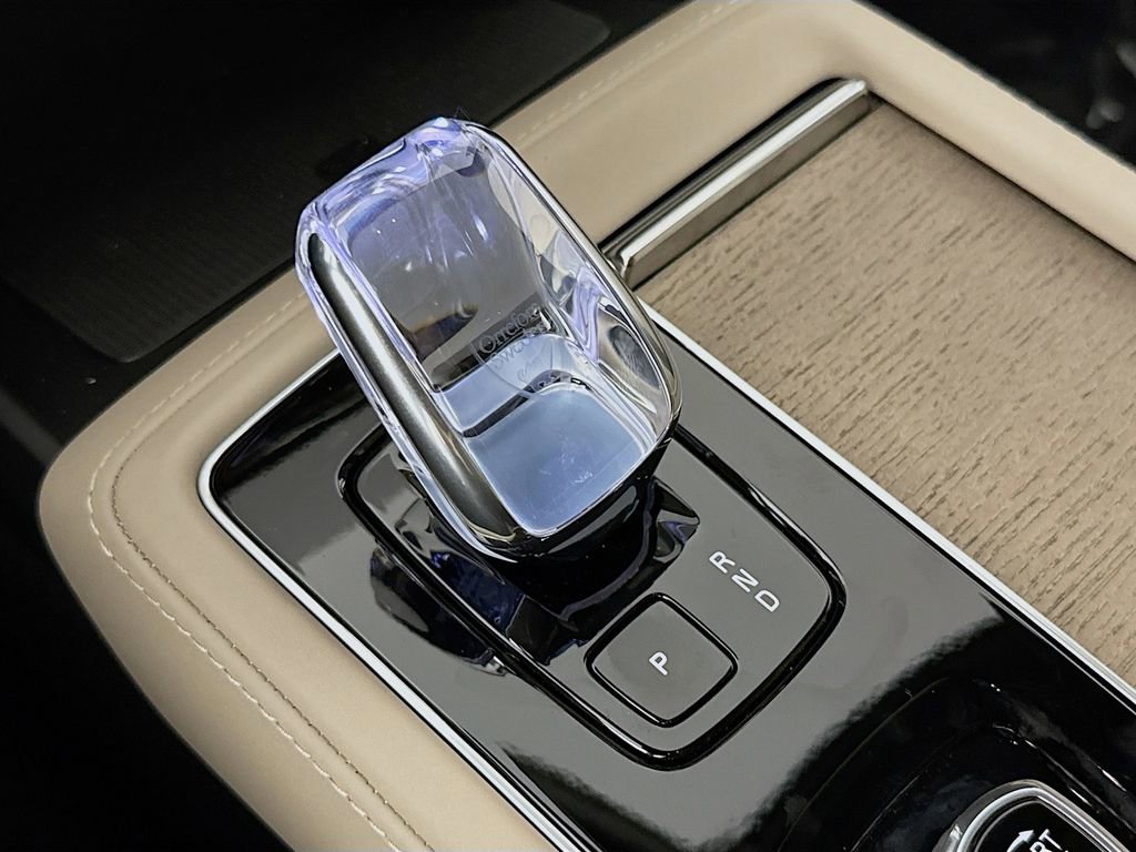 New 2026 Volvo XC90 T8 Plus w/ Protection Package Premier image 16