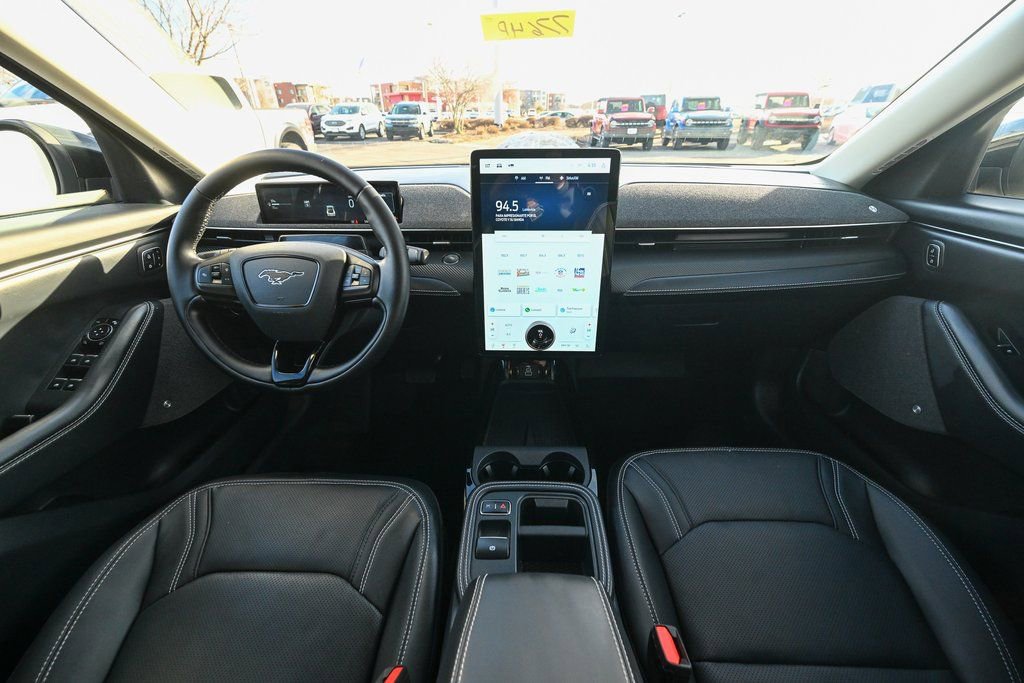 Used 2025 Ford Mustang Mach-E Premium image 30