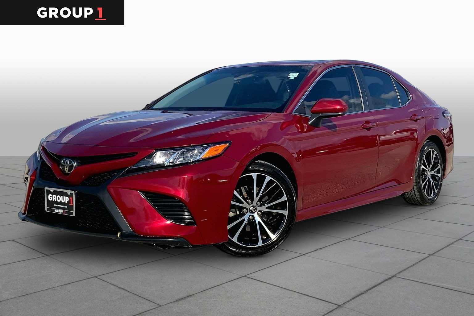 Used 2018 Toyota Camry SE w/ Moonroof Package FWD image 1
