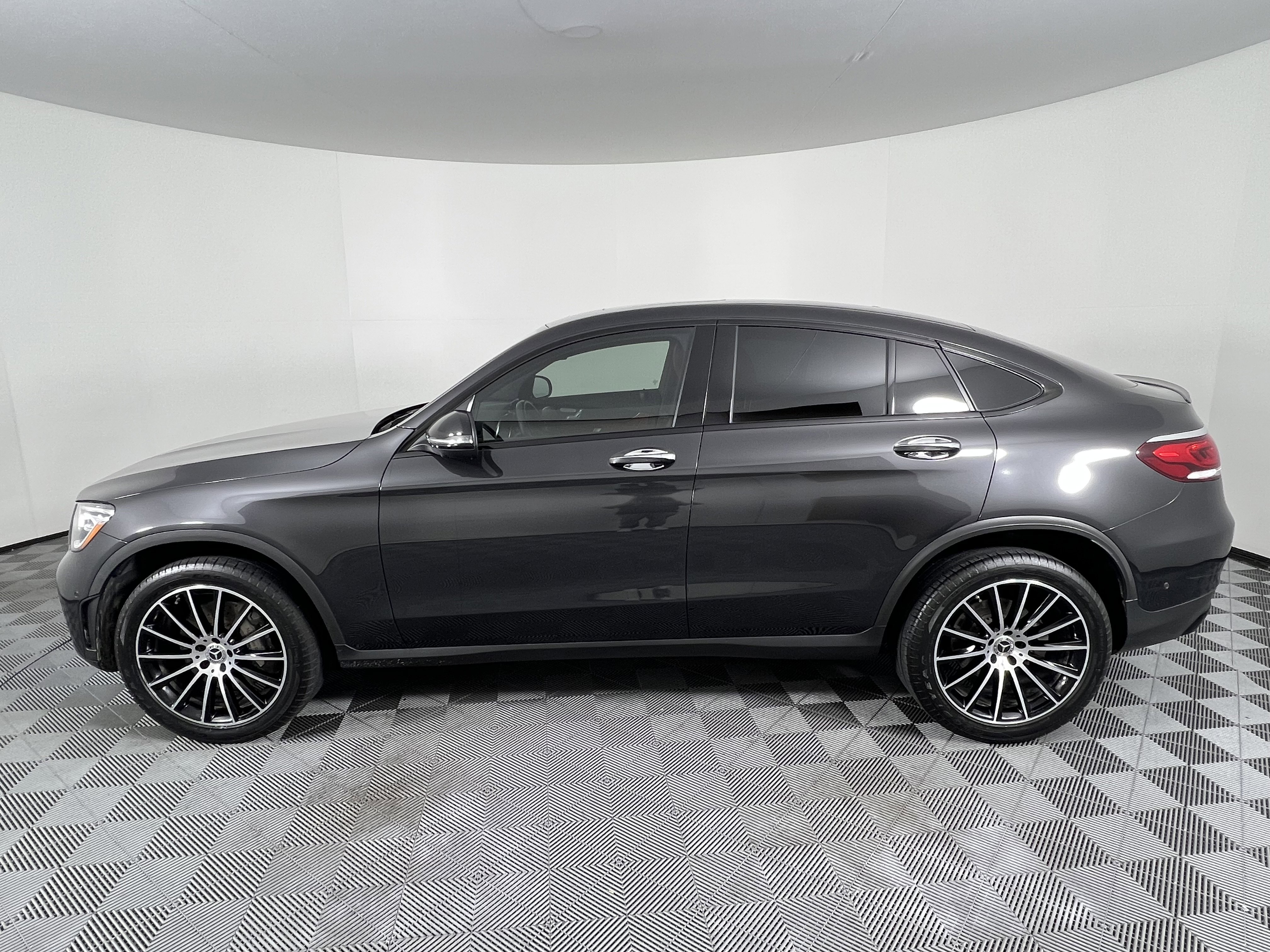 Used 2020 Mercedes-Benz GLC 300 4MATIC Coupe image 9