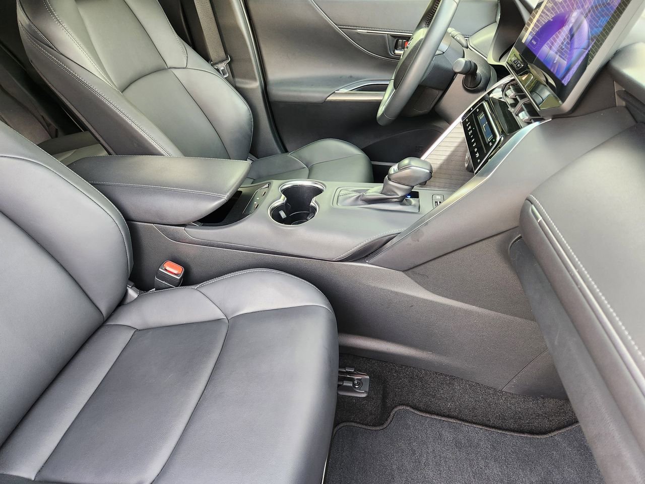 Used 2024 Toyota Venza Nightshade AWD/4WD image 13