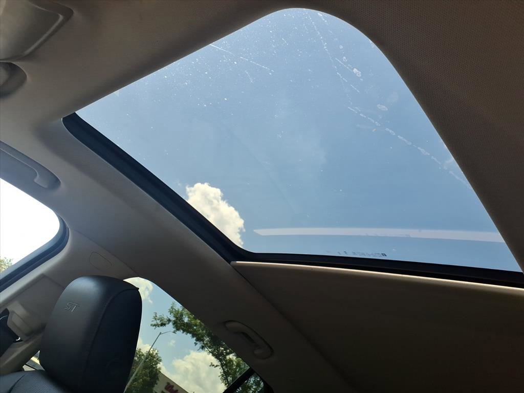 Used 2023 Buick Envision Essence w/ Sport Touring Package image 15