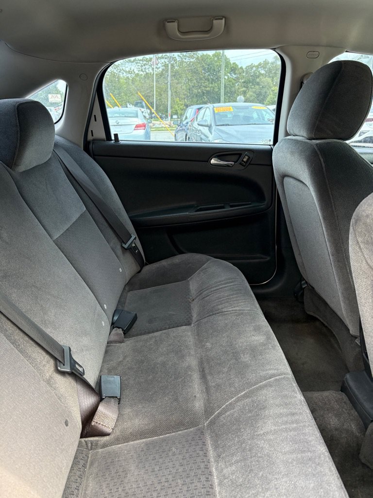 Used 2009 Chevrolet Impala LS FWD image 12