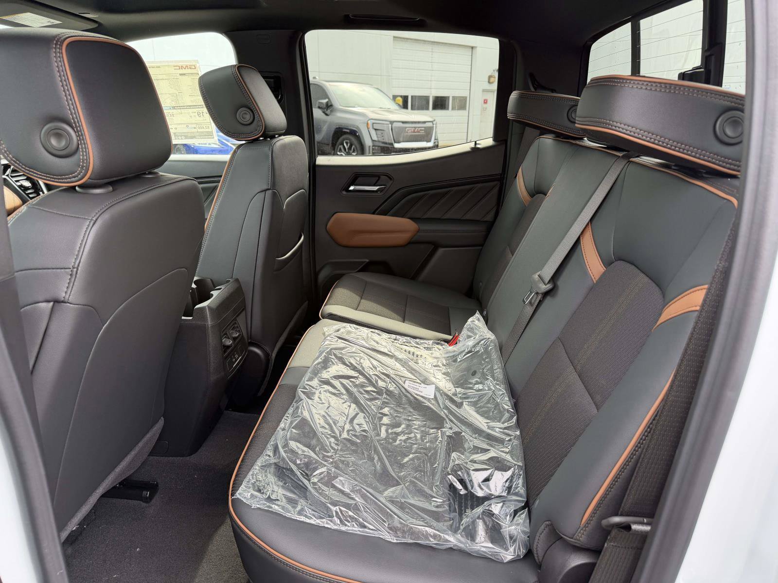 New 2026 GMC Canyon AT4 w/ Technology Plus Package AWD/4WD image 9