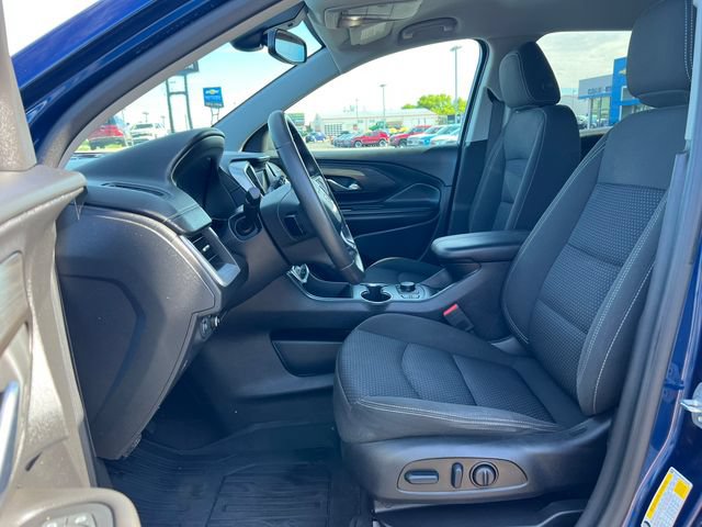 Used 2023 GMC Terrain SLE w/ Driver Convenience Package AWD/4WD image 3