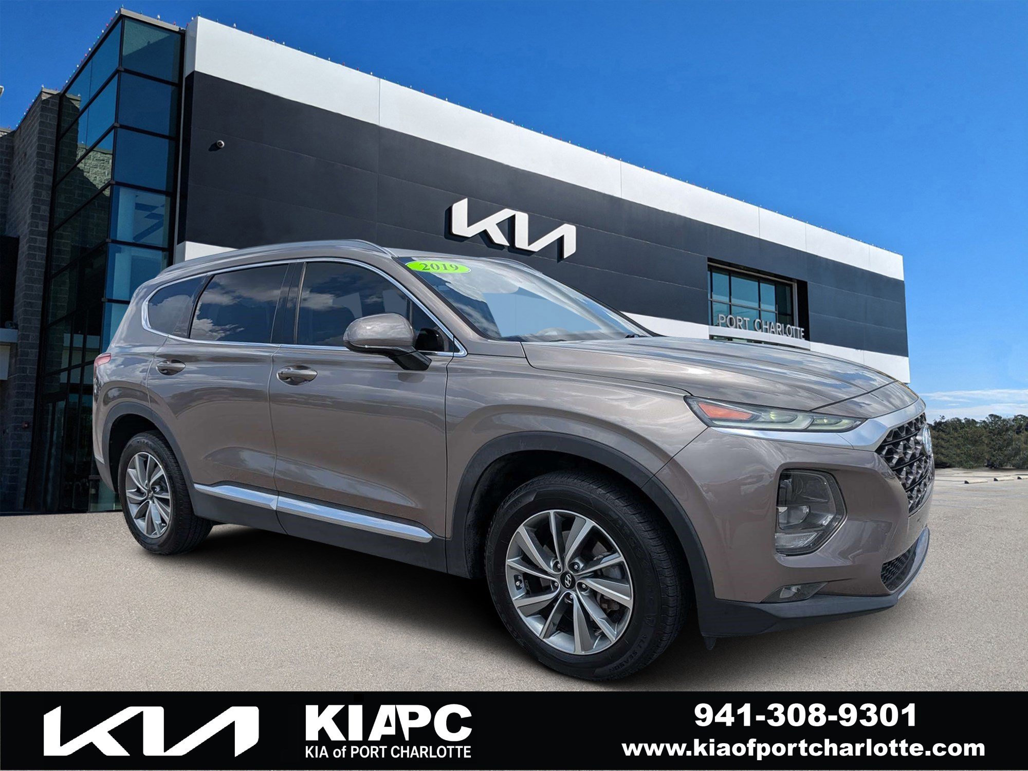 Used 2019 Hyundai Santa Fe SEL w/ Cargo Package FWD image 1