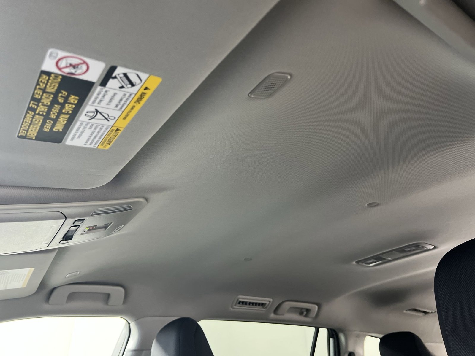Used 2025 Toyota Highlander LE FWD image 25