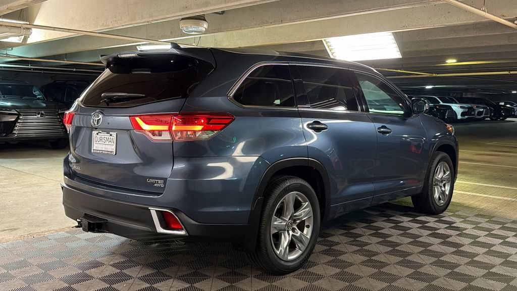 Used 2017 Toyota Highlander Limited AWD/4WD image 8