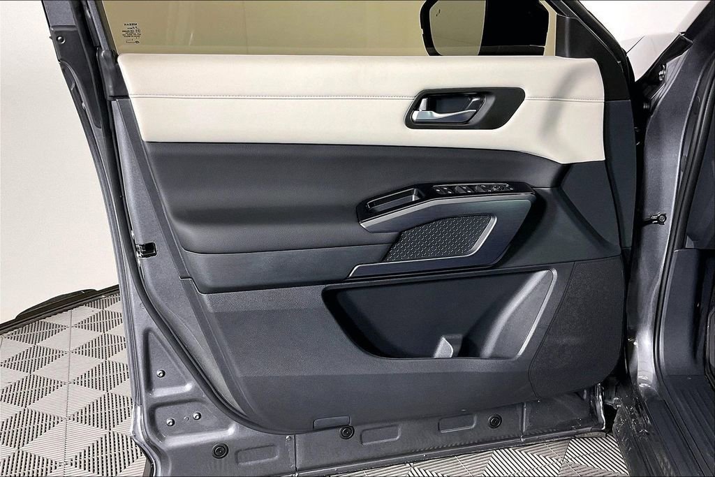 New 2026 Nissan Pathfinder SL image 43