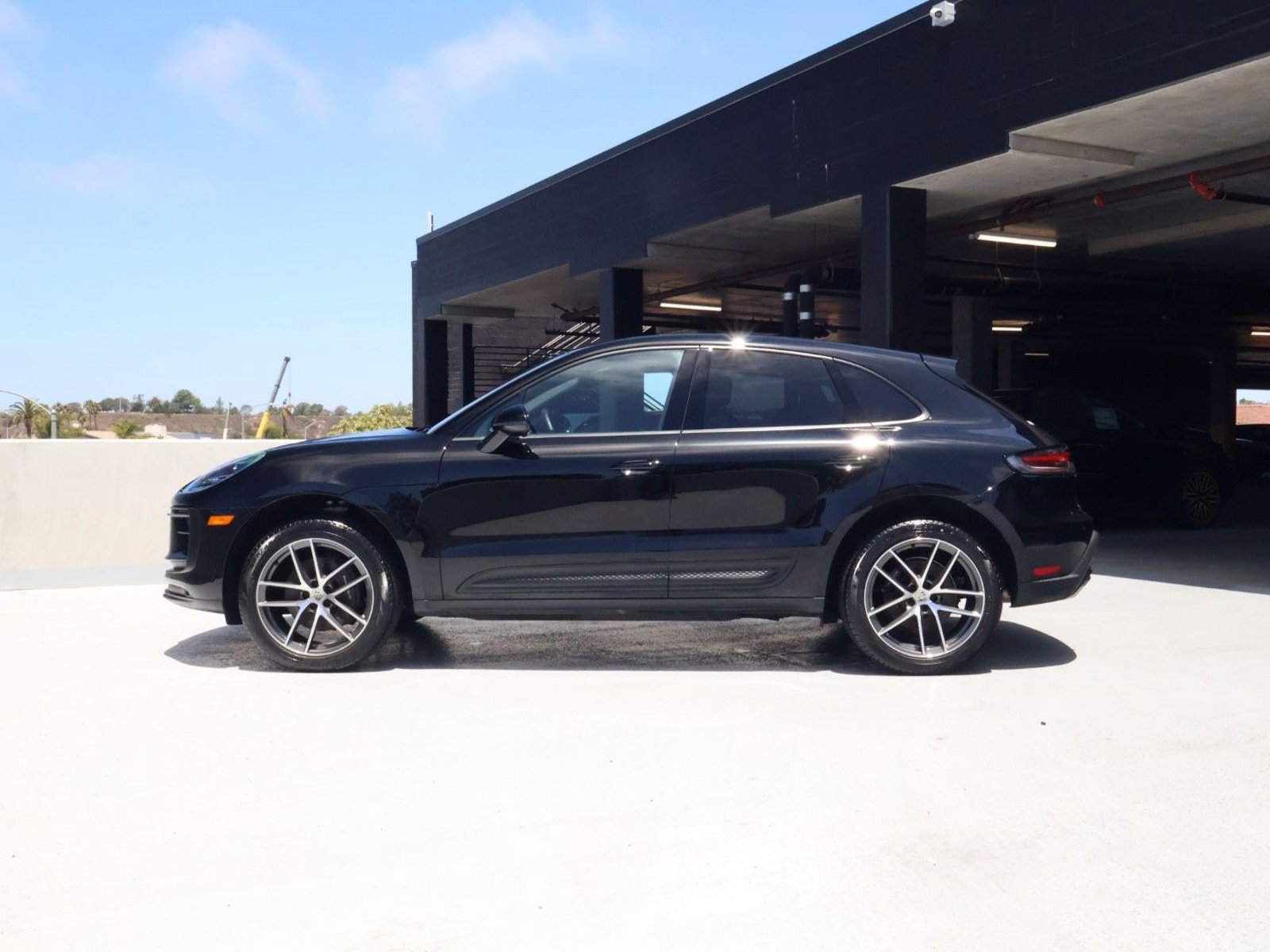 Certified 2025 Porsche Macan w/ Premium Package Plus AWD/4WD video 2