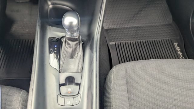 Used 2018 Toyota C-HR XLE FWD image 34